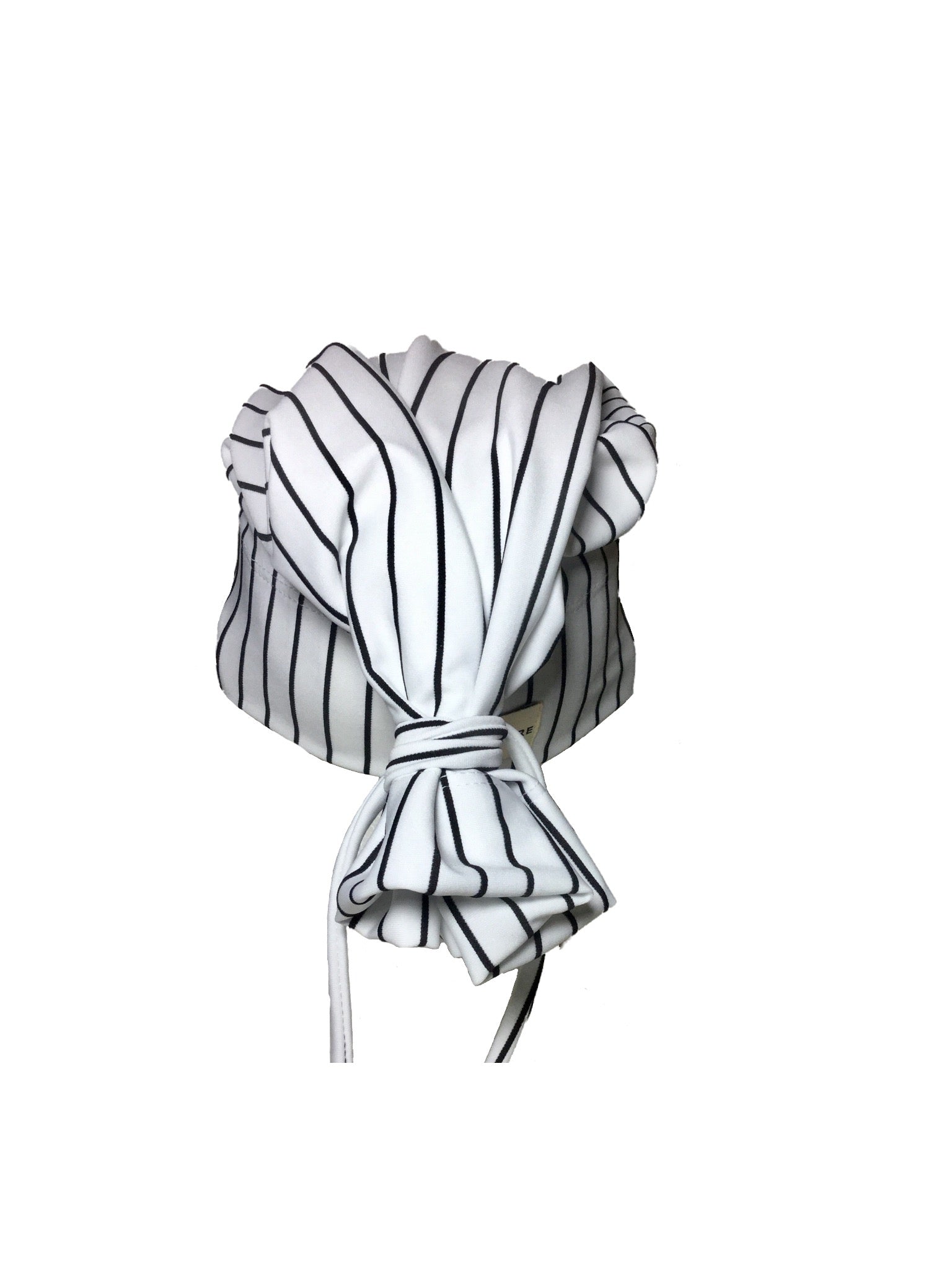 Davinaire Wht/Blk Vert Pin Striped Beanie