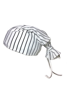 Davinaire Wht/Blk Vert Pin Striped Beanie